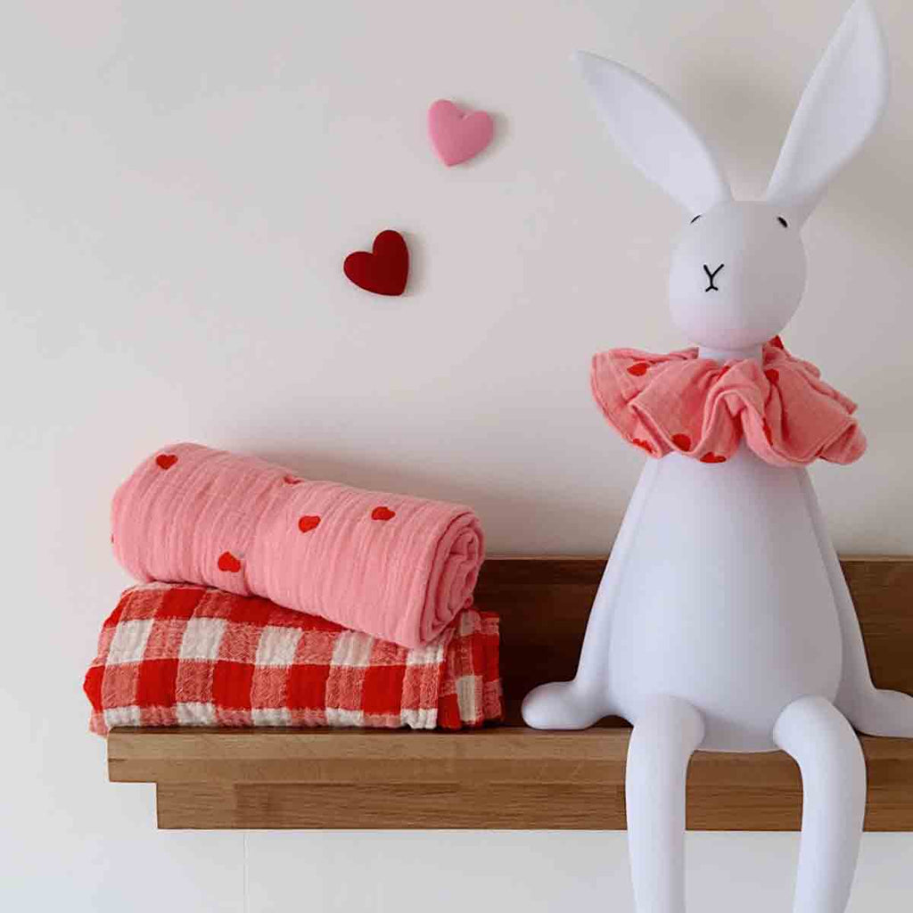 Rose in April - BIANCAA SWADDLE HEART FLAMINGO