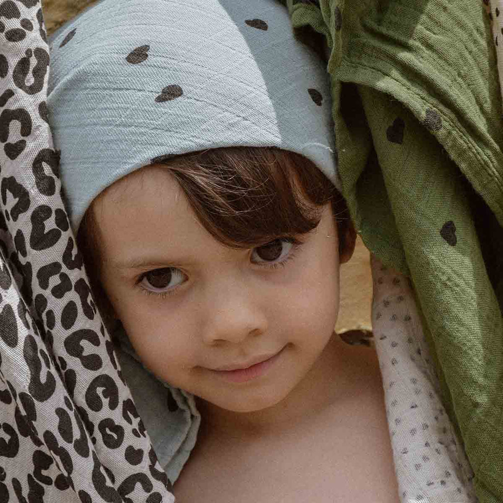 Rose in April - BIANCA SWADDLE HEART BLUE SPRAY