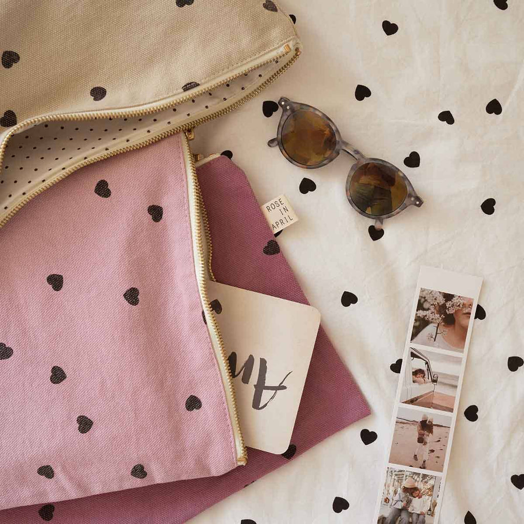 Rose in April - LILI FLAT POUCH HEART SAND