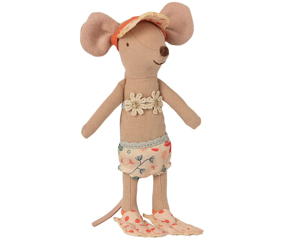 Maileg Beach Mice Big Sister in Cabine de Plage - Radish Loves